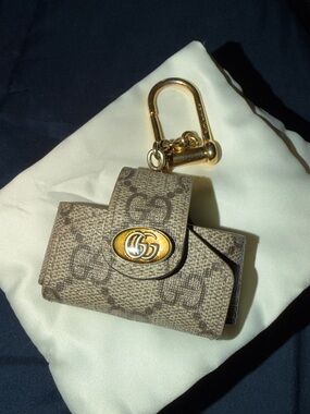 Gucci Beige GG Supreme AirPod 1st Gen Case with original box